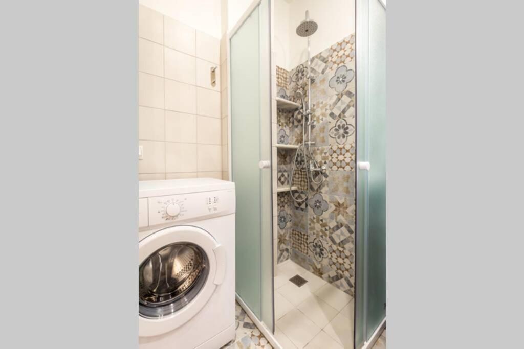 Neoclassical Flat With 2 Bedrooms In Piraeus Luaran gambar
