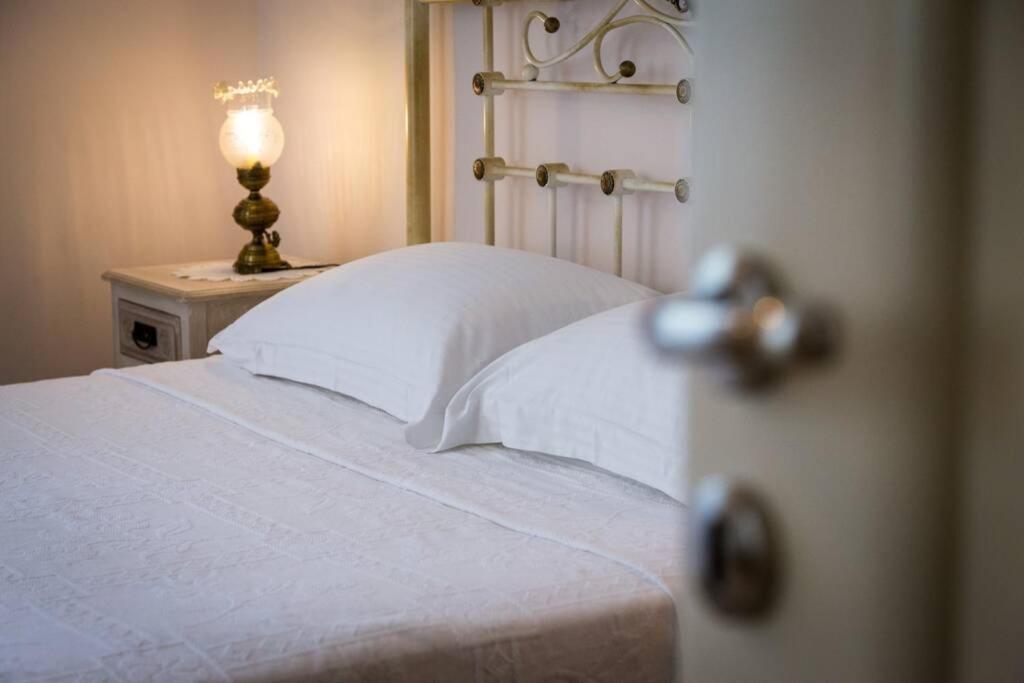 Neoclassical Flat With 2 Bedrooms In Piraeus Luaran gambar